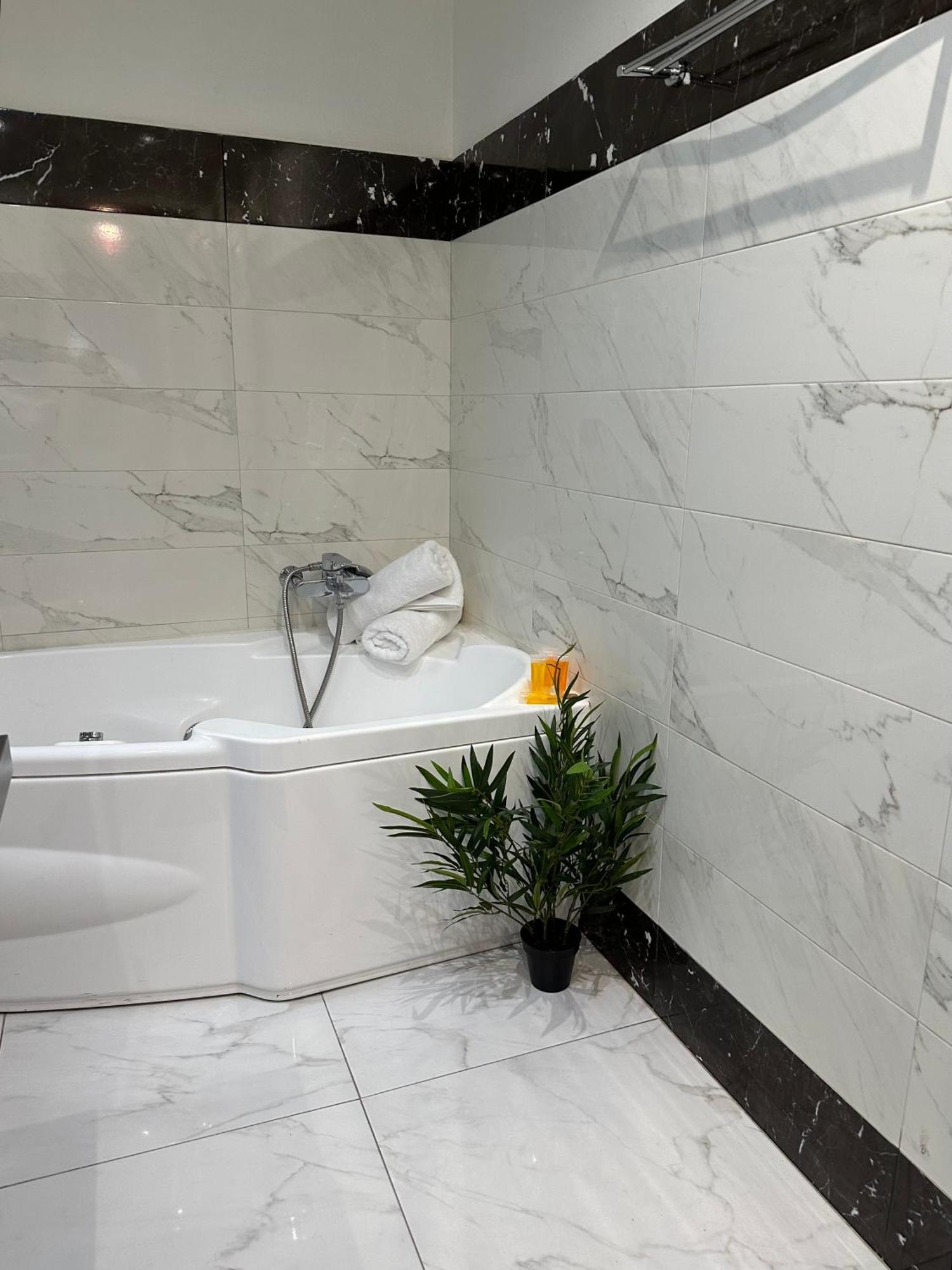 2 Bd Apt In Syntagma With Acropolis View Athen Eksteriør bilde