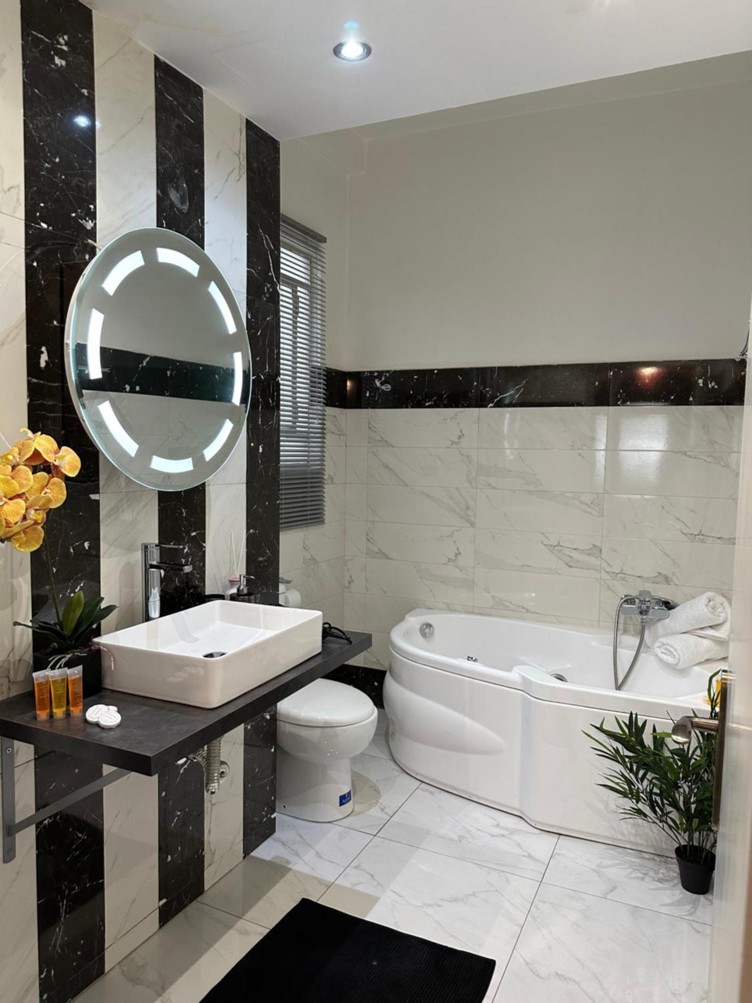 2 Bd Apt In Syntagma With Acropolis View Athen Eksteriør bilde